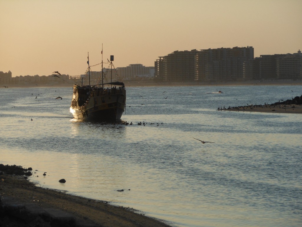 Pirate Cruiser on her way back to the port.